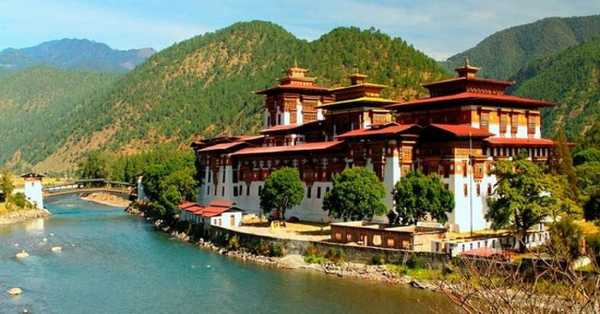 Bhutan  Travel Guide : Food, hotel, Cost, Weather & geography, History, language, culture, things to see and do and how to reach